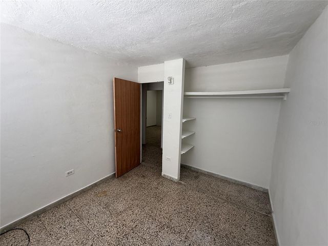 R - 2 Canaria JARDINES DE BORINQUEN, Carolina, PR 00982