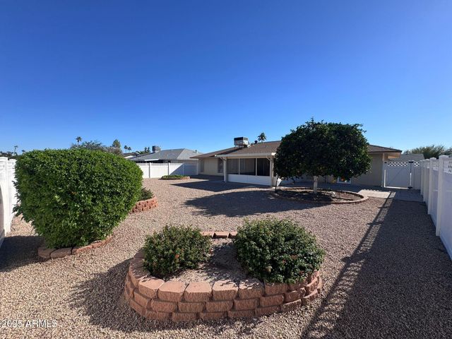 17614 N BUNTLINE Drive, Sun City West, AZ 85375