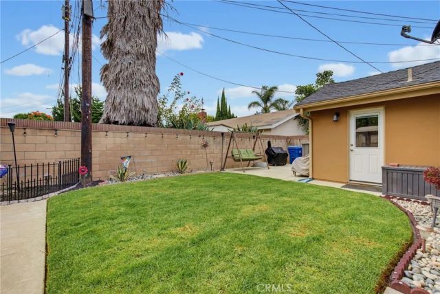 5210 E Canton Street, Long Beach, CA 90815