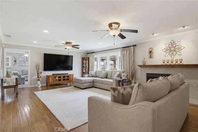 5210 E Canton Street, Long Beach, CA 90815