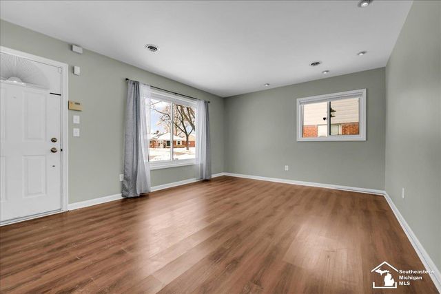 9255 Syracuse Street, Taylor, MI 48180