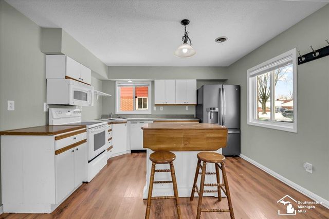 9255 Syracuse Street, Taylor, MI 48180