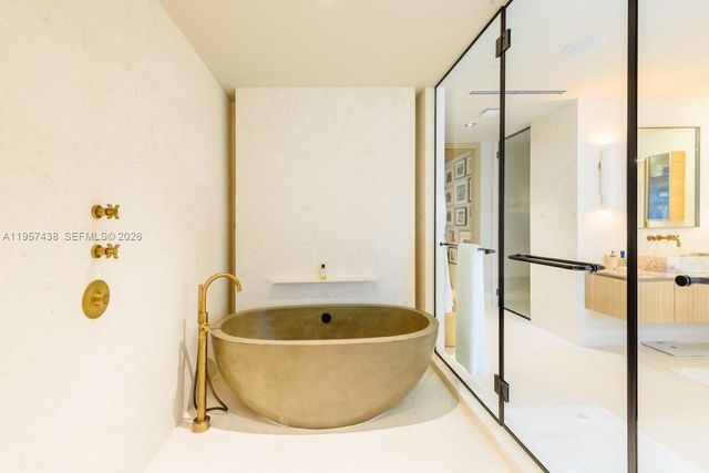 5902 SW 105th St, Pinecrest, FL 33156