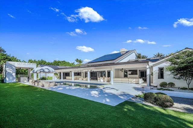 5902 SW 105th St, Pinecrest, FL 33156