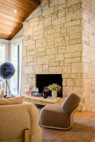 5902 SW 105th St, Pinecrest, FL 33156