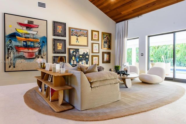 5902 SW 105th St, Pinecrest, FL 33156