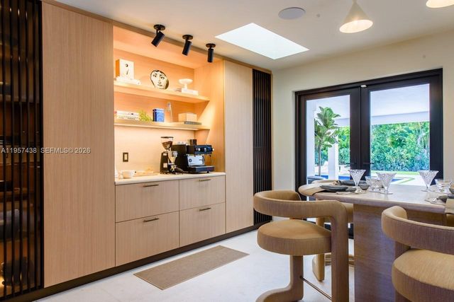 5902 SW 105th St, Pinecrest, FL 33156