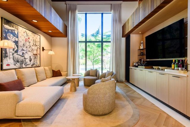 5902 SW 105th St, Pinecrest, FL 33156