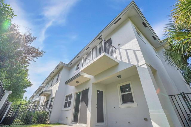 6947 PINES CIRCLE 21, Coconut Creek, FL 33073