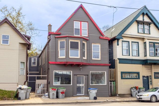 935 W Greenfield AVENUE, Milwaukee, WI 53204