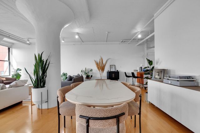 210 South Street U:6-4, Boston, MA 02111