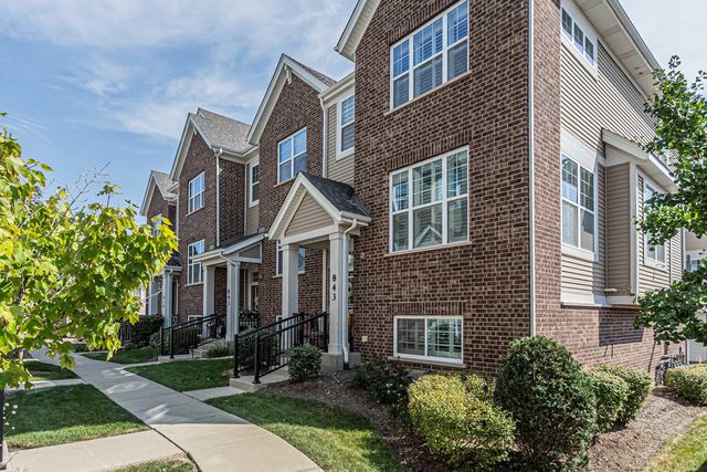 843 Lexington Circle E, Des Plaines, IL 60016