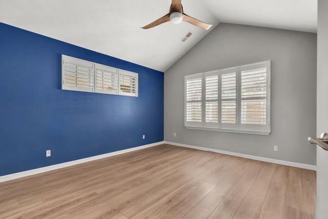 843 Lexington Circle E, Des Plaines, IL 60016