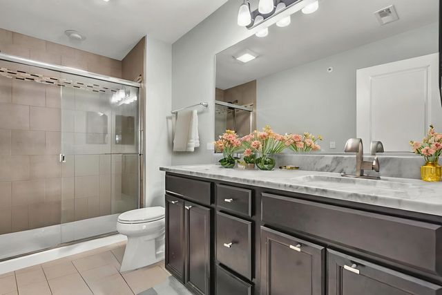 843 Lexington Circle E, Des Plaines, IL 60016