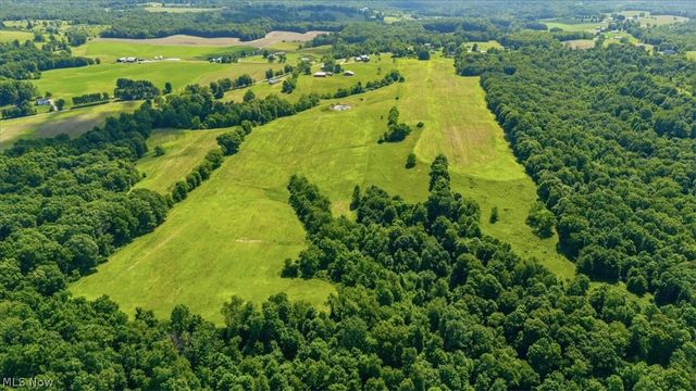 4731 State Route 555, Little Hocking, OH 45742