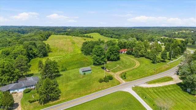 4731 State Route 555, Little Hocking, OH 45742