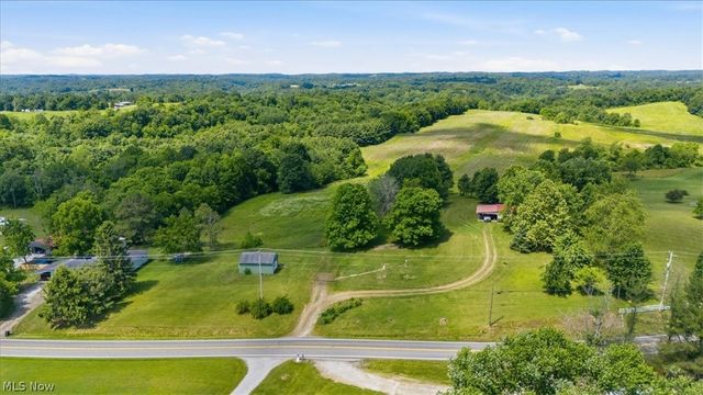 4731 State Route 555, Little Hocking, OH 45742