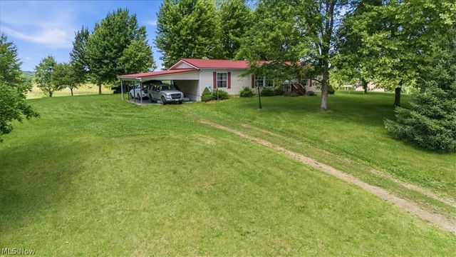 4731 State Route 555, Little Hocking, OH 45742