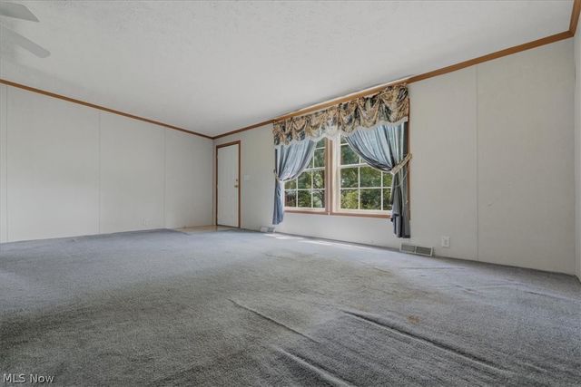 4731 State Route 555, Little Hocking, OH 45742