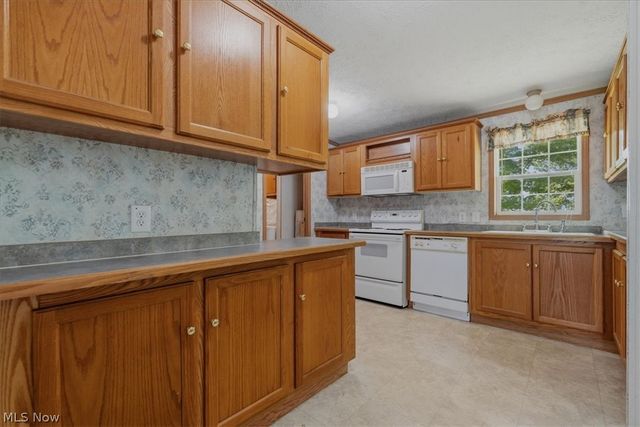 4731 State Route 555, Little Hocking, OH 45742