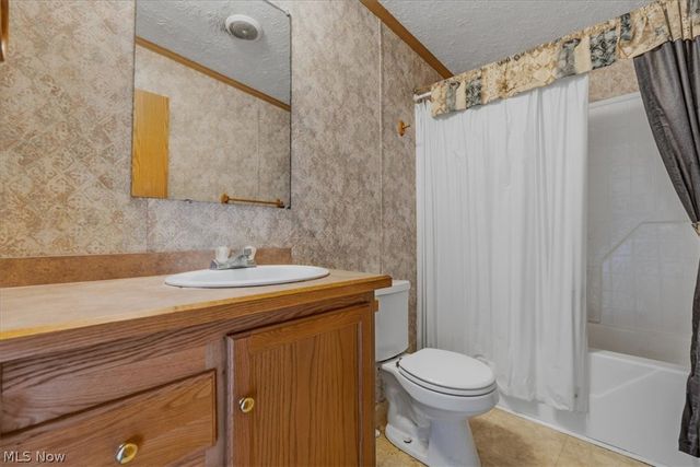 4731 State Route 555, Little Hocking, OH 45742