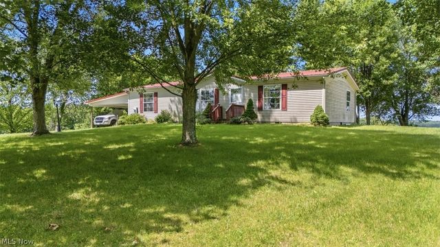 4731 State Route 555, Little Hocking, OH 45742