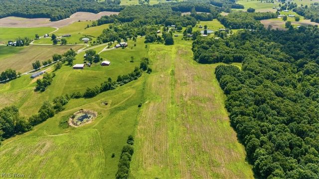 4731 State Route 555, Little Hocking, OH 45742