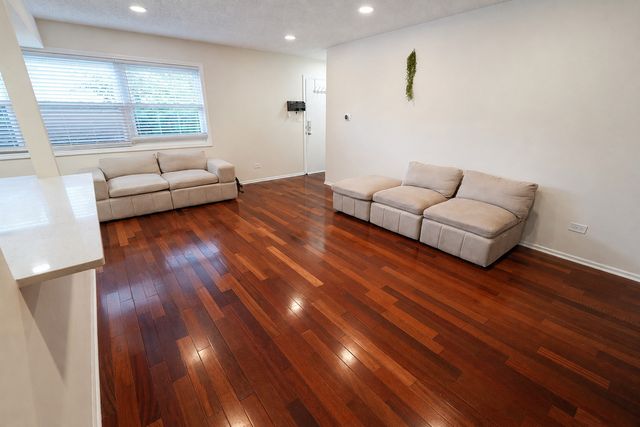 1204 Inverrary Lane -, Deerfield, IL 60015