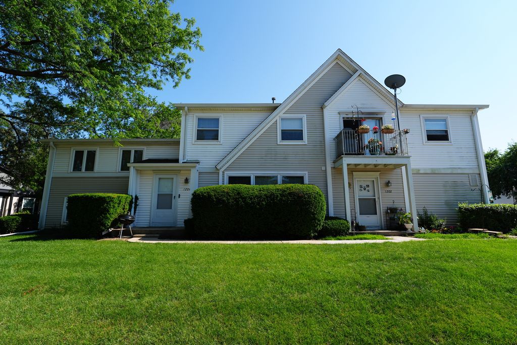 1204 Inverrary Lane -, Deerfield, IL 60015