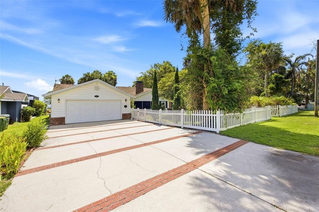 1100 N PALMETTO STREET, Leesburg, FL 34748