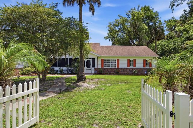 1100 N PALMETTO STREET, Leesburg, FL 34748