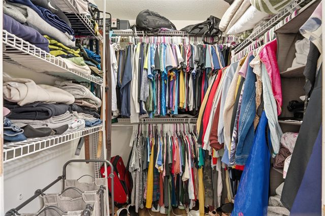 1430 Deerfield Drive, North Liberty, IA 52317