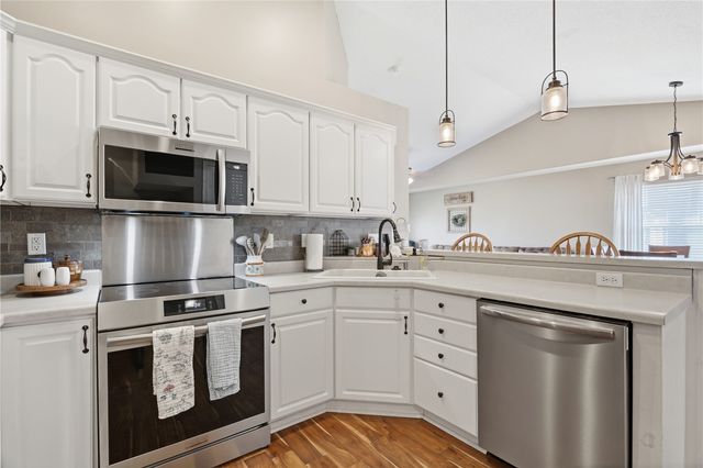 1430 Deerfield Drive, North Liberty, IA 52317