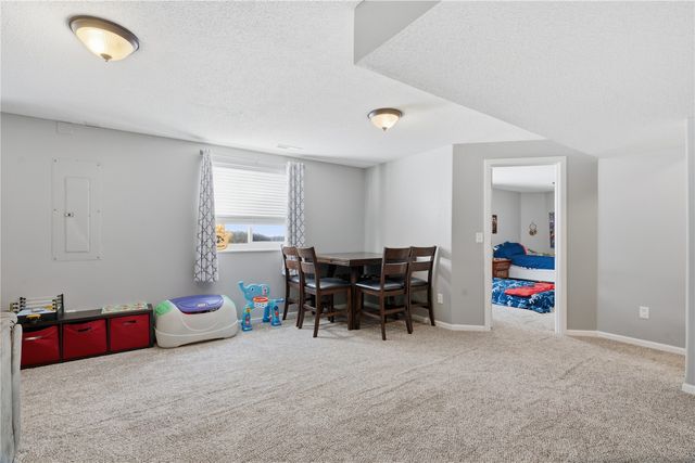 1430 Deerfield Drive, North Liberty, IA 52317