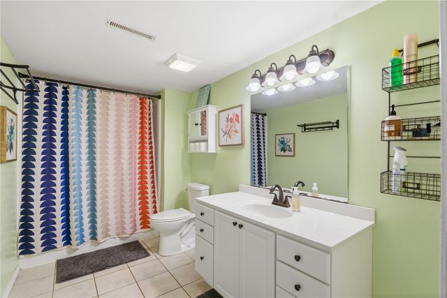 1430 Deerfield Drive, North Liberty, IA 52317