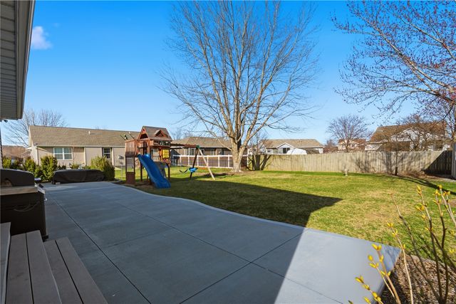 1430 Deerfield Drive, North Liberty, IA 52317