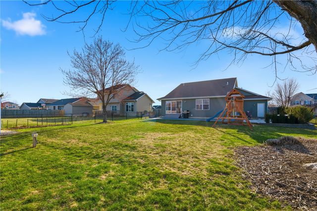 1430 Deerfield Drive, North Liberty, IA 52317