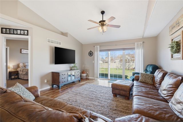 1430 Deerfield Drive, North Liberty, IA 52317