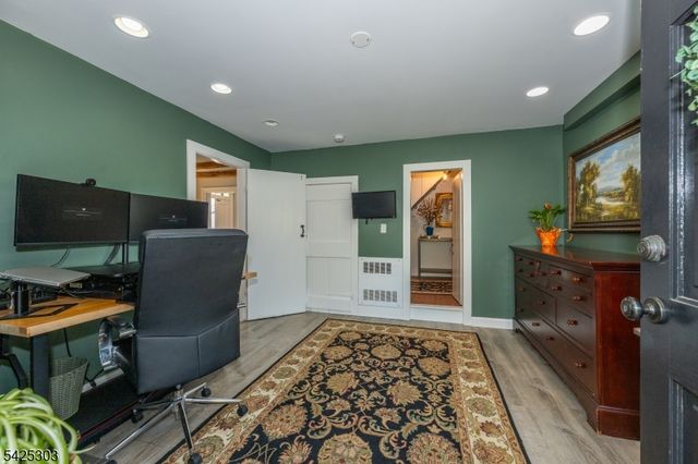27 Village Rd, Harding Twp., NJ 07976