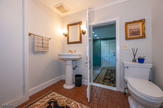 27 Village Rd, Harding Twp., NJ 07976
