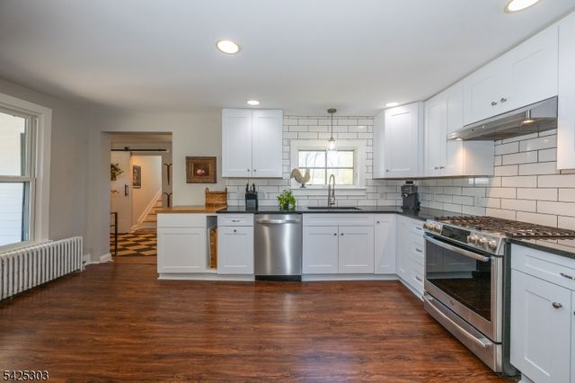 27 Village Rd, Harding Twp., NJ 07976
