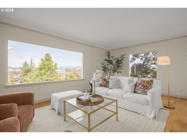 70 Grand View Dr, Eugene, OR 97405