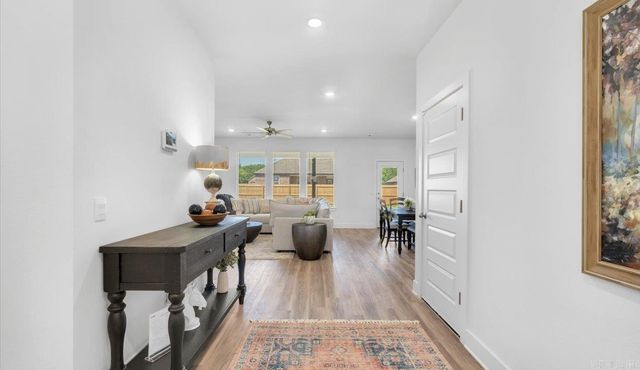39 Wolfsbridge Loop, Cabot, AR 72023