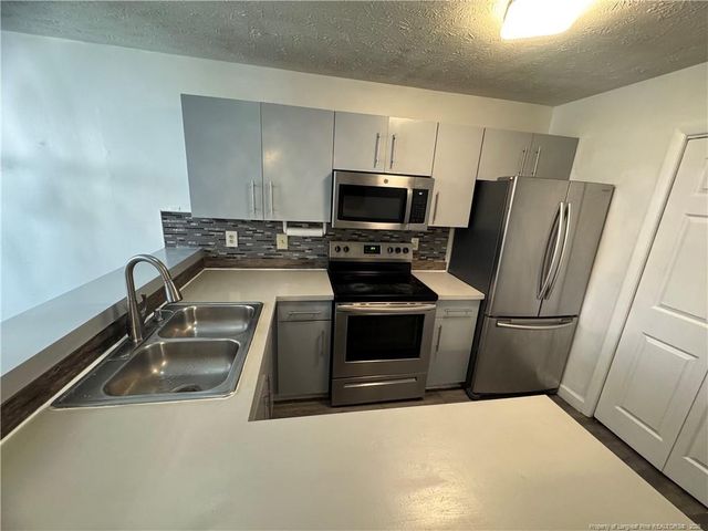 1014 Wood Creek Dr 3, Fayetteville, NC 28314