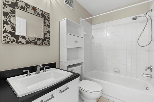 701 MIRROR LAKE DRIVE N 201, St Petersburg, FL 33701