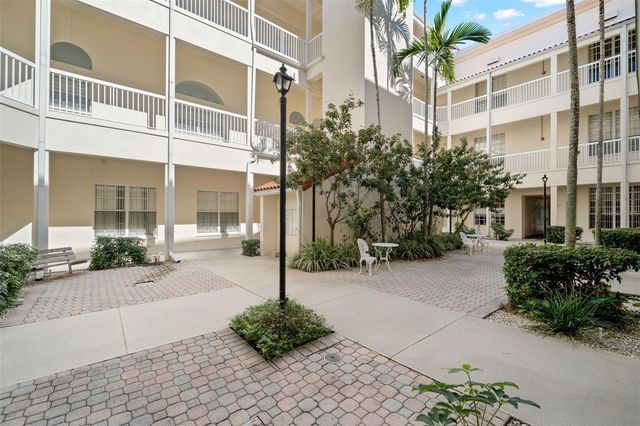 701 MIRROR LAKE DRIVE N 201, St Petersburg, FL 33701