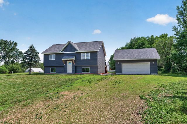 4430 214th Avenue NW, Oak Grove, MN 55303