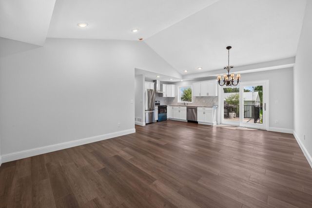 4430 214th Avenue NW, Oak Grove, MN 55303