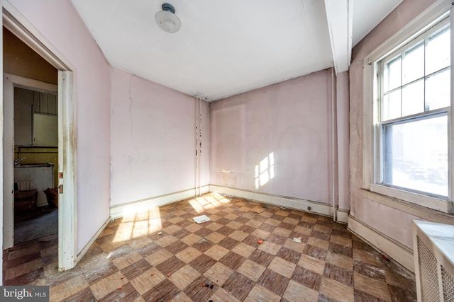 33 S WOODLAWN AVE, Aldan, PA 19018