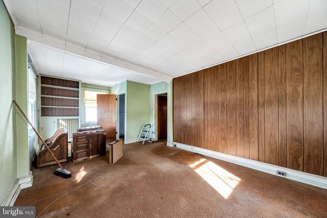 33 S WOODLAWN AVE, Aldan, PA 19018